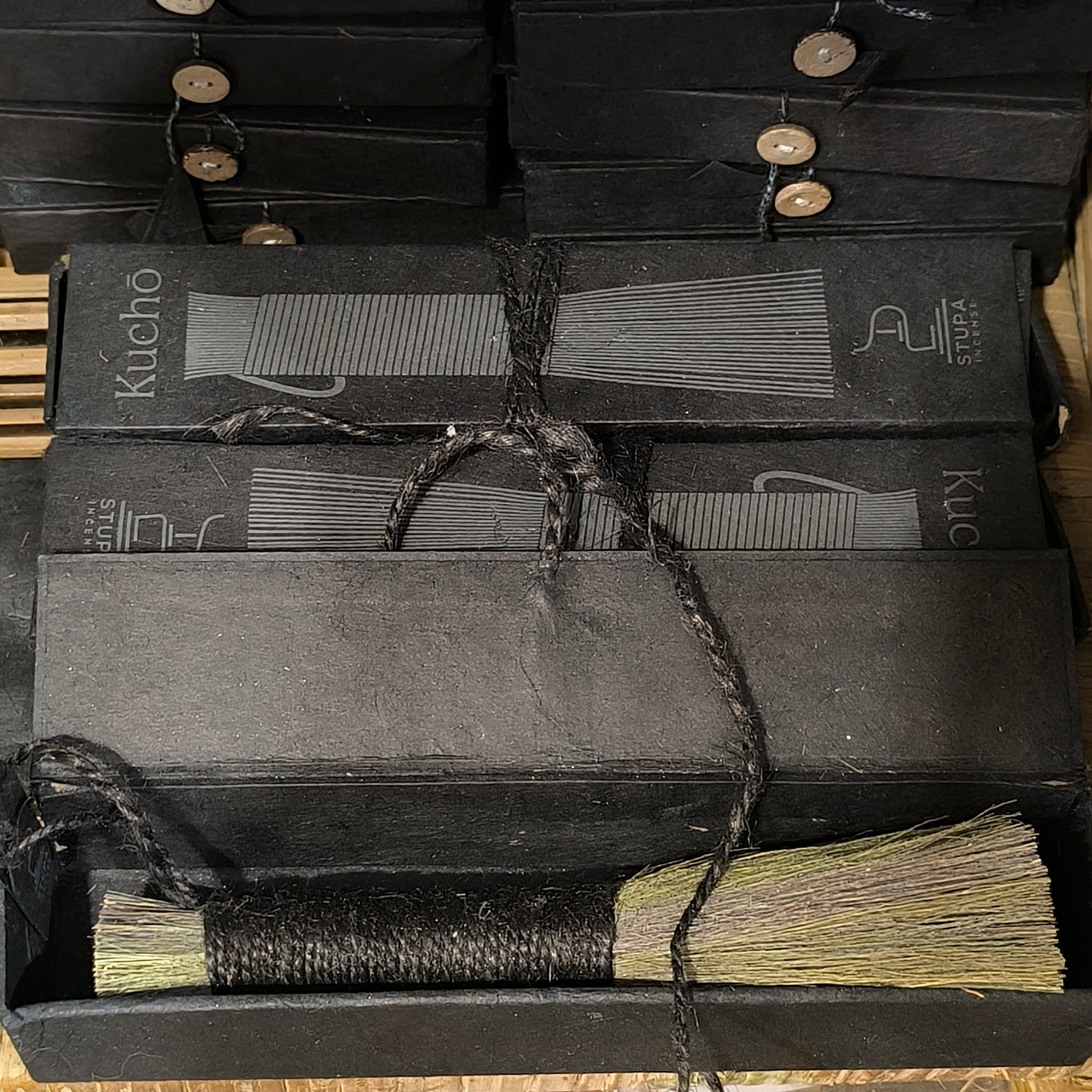 Incense Handmade Broom "Kuchō"