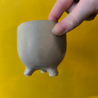 Pot - Elly with Feet